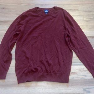Maroon men’s sweater